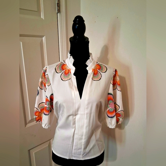 Floral Embroidered White Blouse - Picture 8 of 8